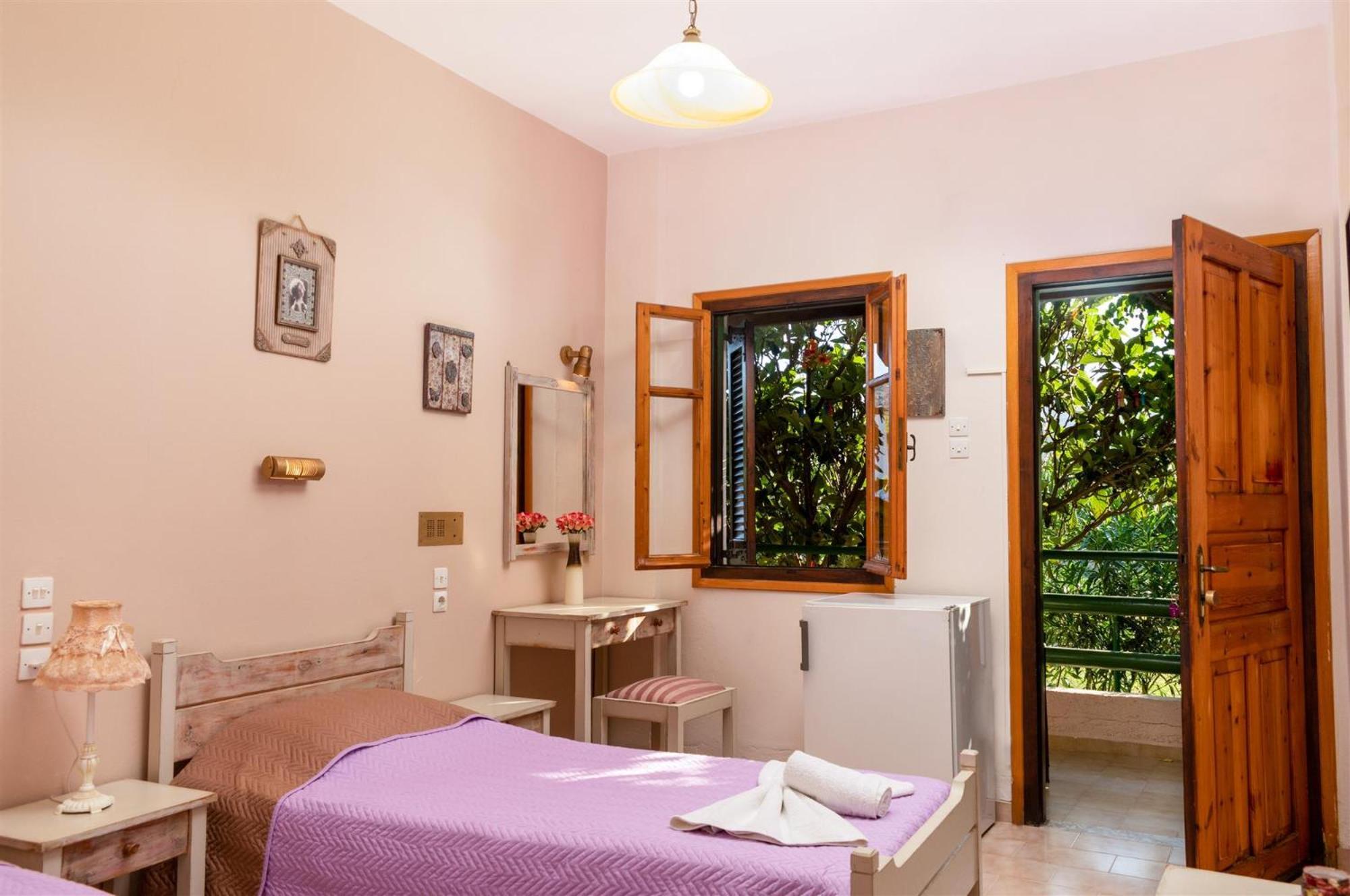 Filia Rooms Matala  Luaran gambar
